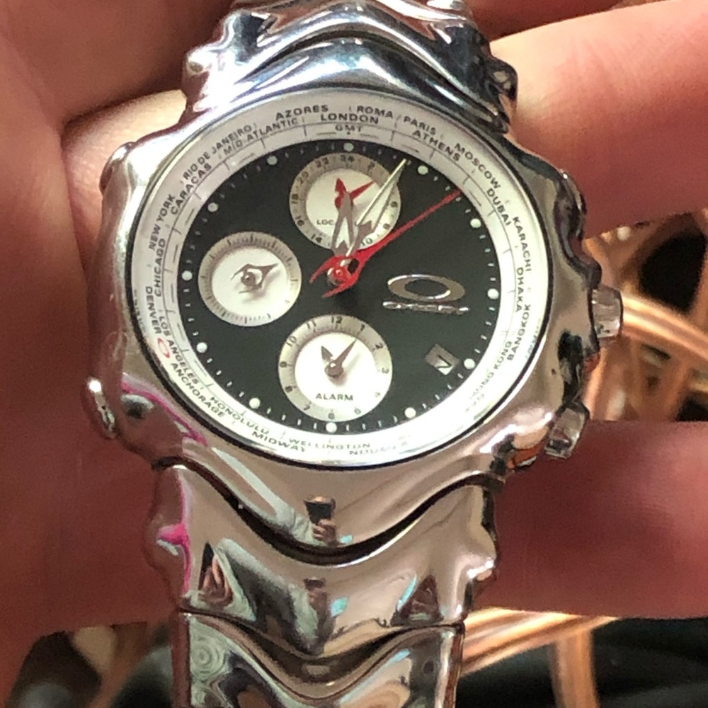 Rare Oakley watch skeleton band,multi city face